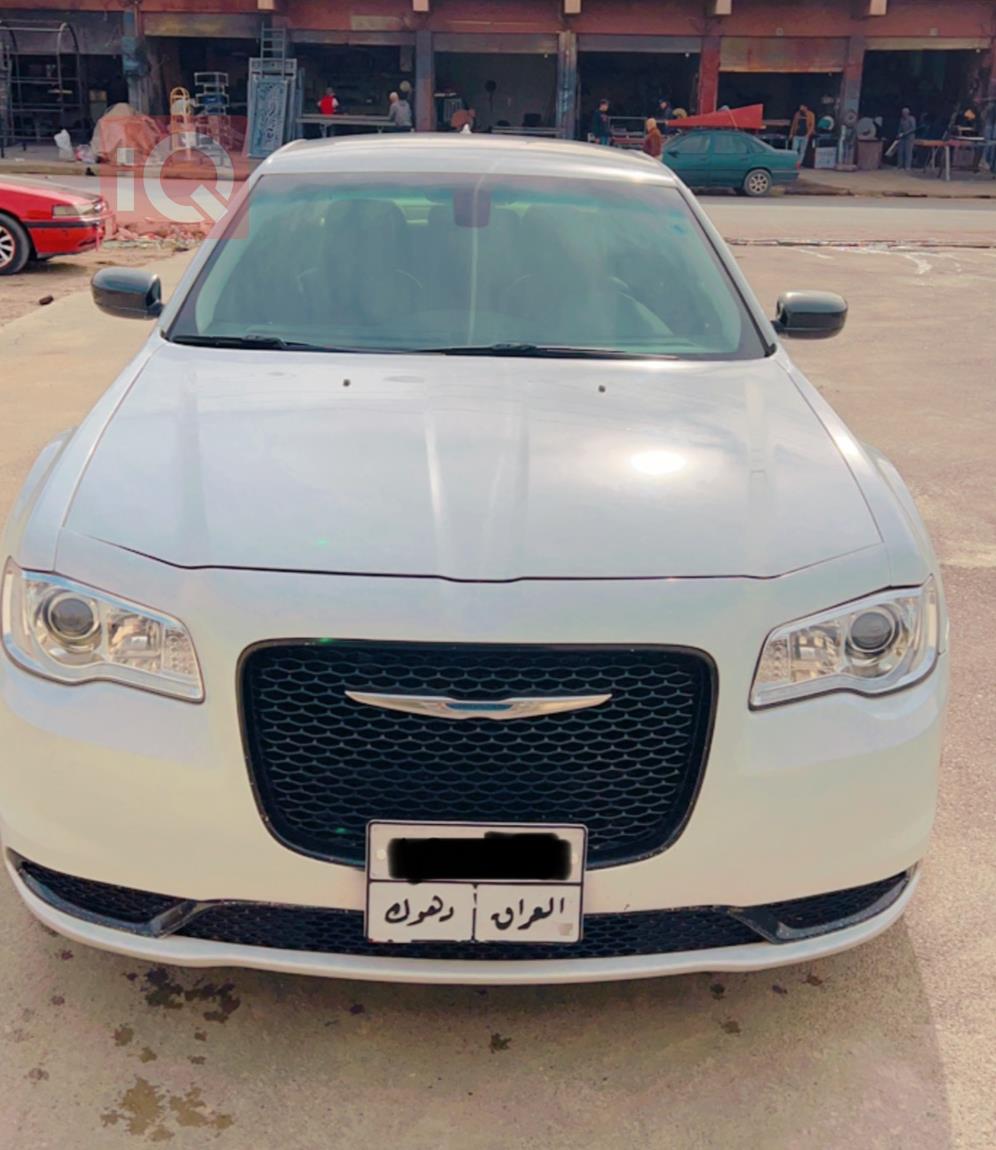 کرایسلەر 300